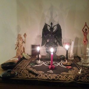 Meet your Posher, Adela